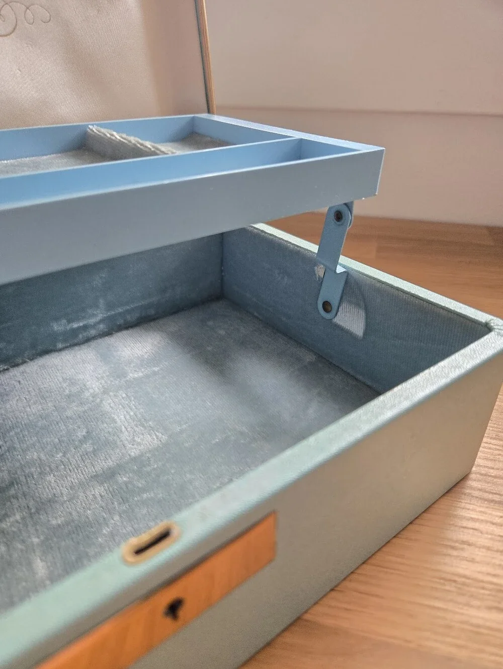 Vintage Farrington Mid Century Blue Texol Cantilever Jewelry Box Vanity Case